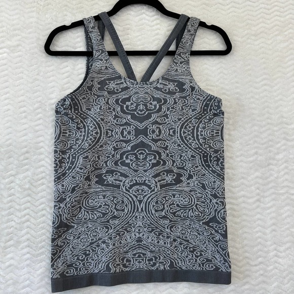 Athleta Tops - Athleta Workout Tank Womens Large Grey Built in Shelf Bra Strappy Paisley Lounge